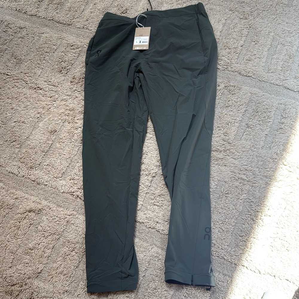 On running active pants new with tags lead/dark green/grey color mens large size
